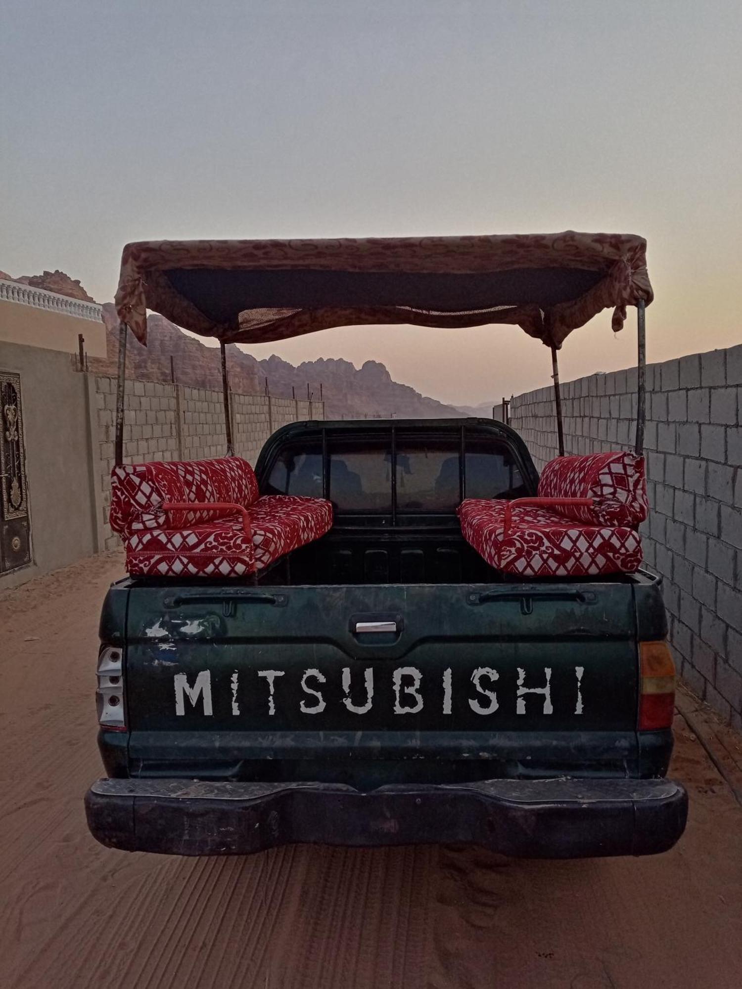 Bedouin Host Camp& With Tour Hotel Wadi Rum Exterior photo