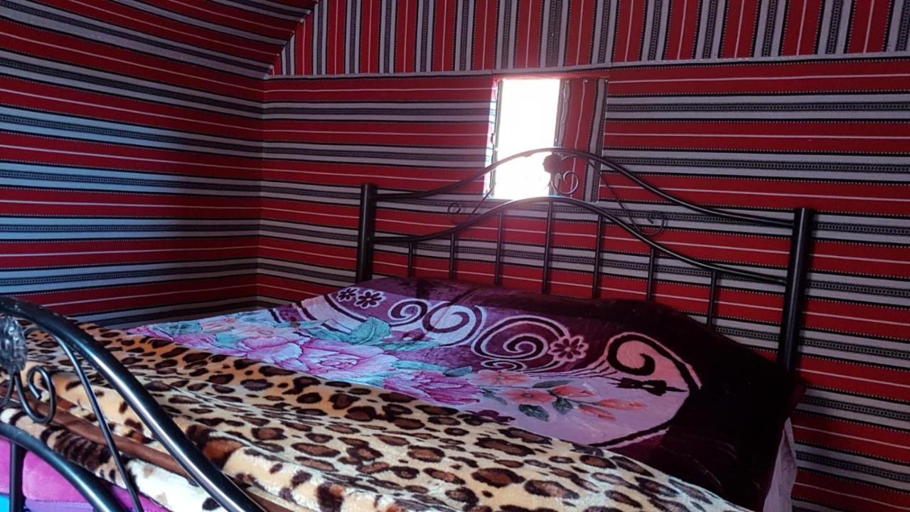Bedouin Host Camp& With Tour Hotel Wadi Rum Exterior photo