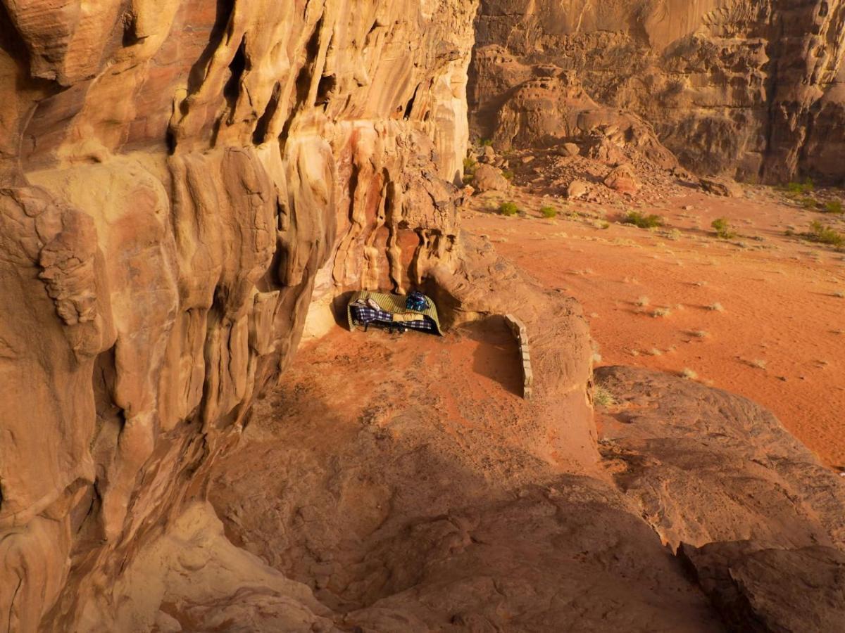 Bedouin Host Camp& With Tour Hotel Wadi Rum Exterior photo