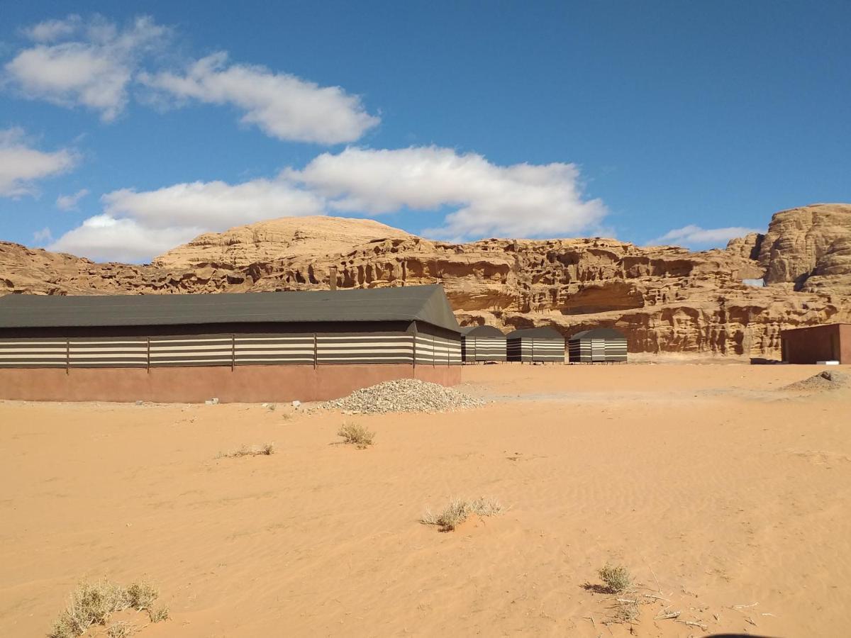 Bedouin Host Camp& With Tour Hotel Wadi Rum Exterior photo