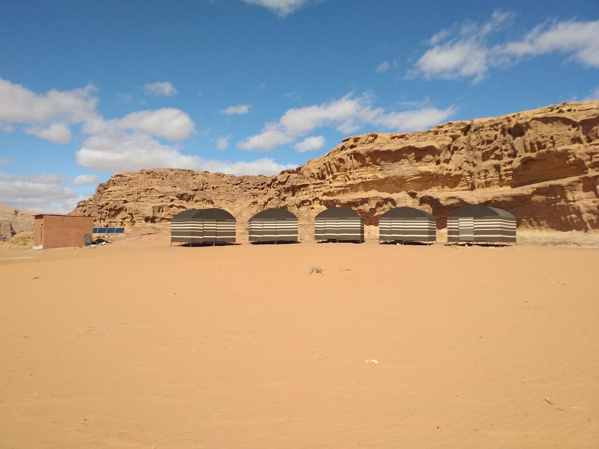 Bedouin Host Camp& With Tour Hotel Wadi Rum Exterior photo